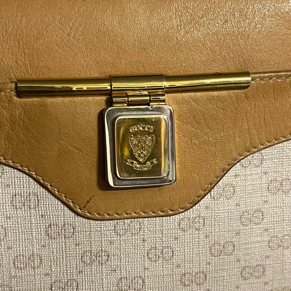 GUCCI - Picture 2 of 11